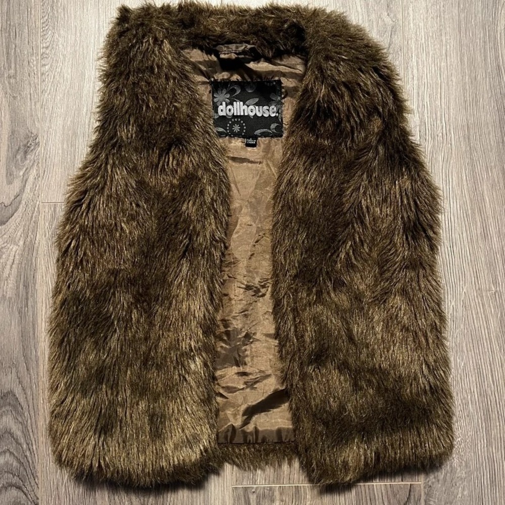 Dollhouse Women's Size 4 Brown Faux Fur Shaggy Vest